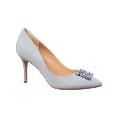 Jewel pointed court shoes